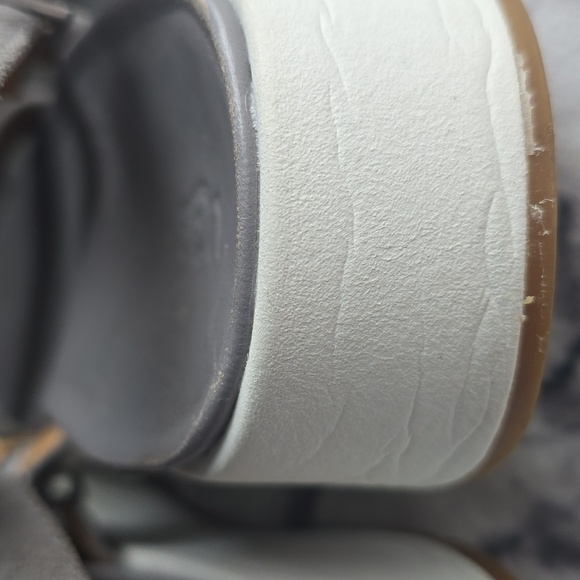 Ugg Lynden Suede Platform Shoes - Picture 5 of 12